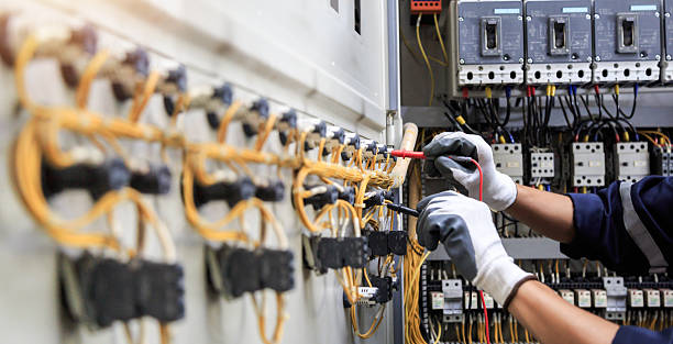 Professional Electrician technician working in Northfield, NJ